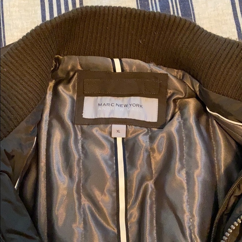 Zip-up Men’s Winter Coat - Picture 3 of 6